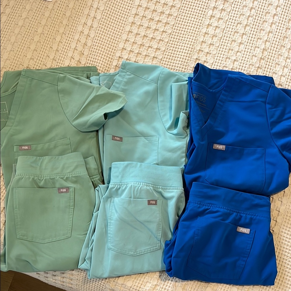 Figs Women's Scrub Set - Green and Blue